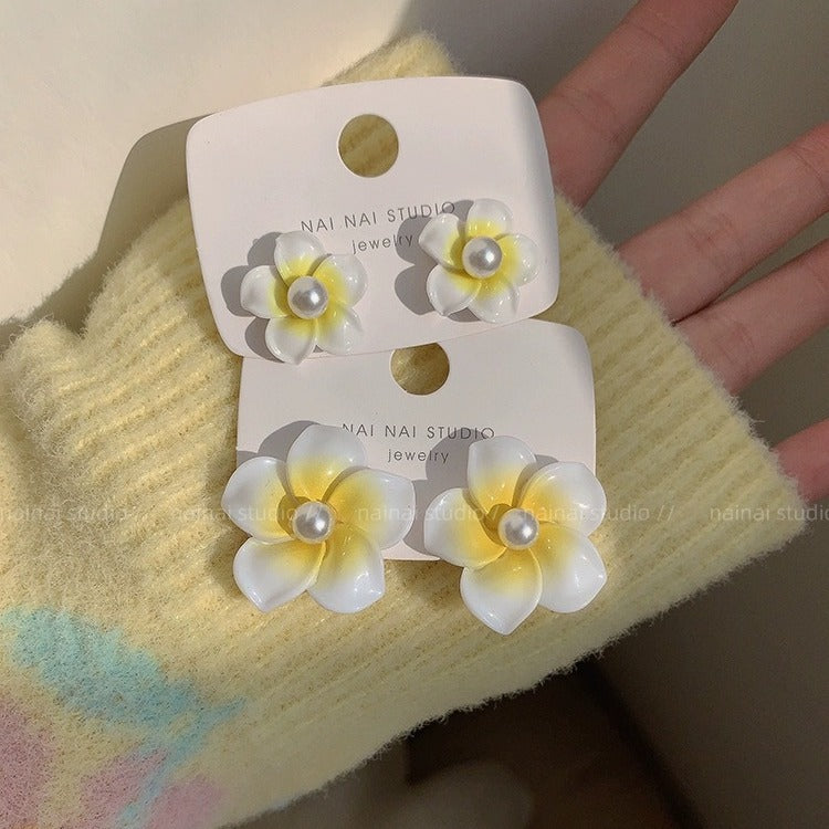 Fresh Pearl Flower Vacation Style Ear Earrings
