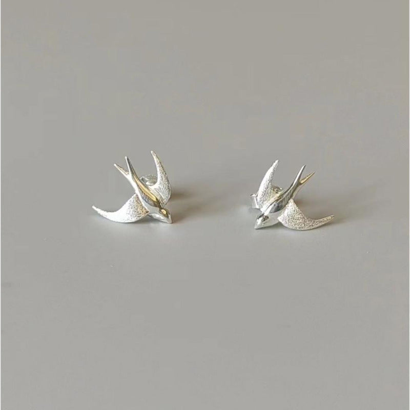 Women's Style Fashionable Swallow Ear Imitation Sier Clip Retro Earrings