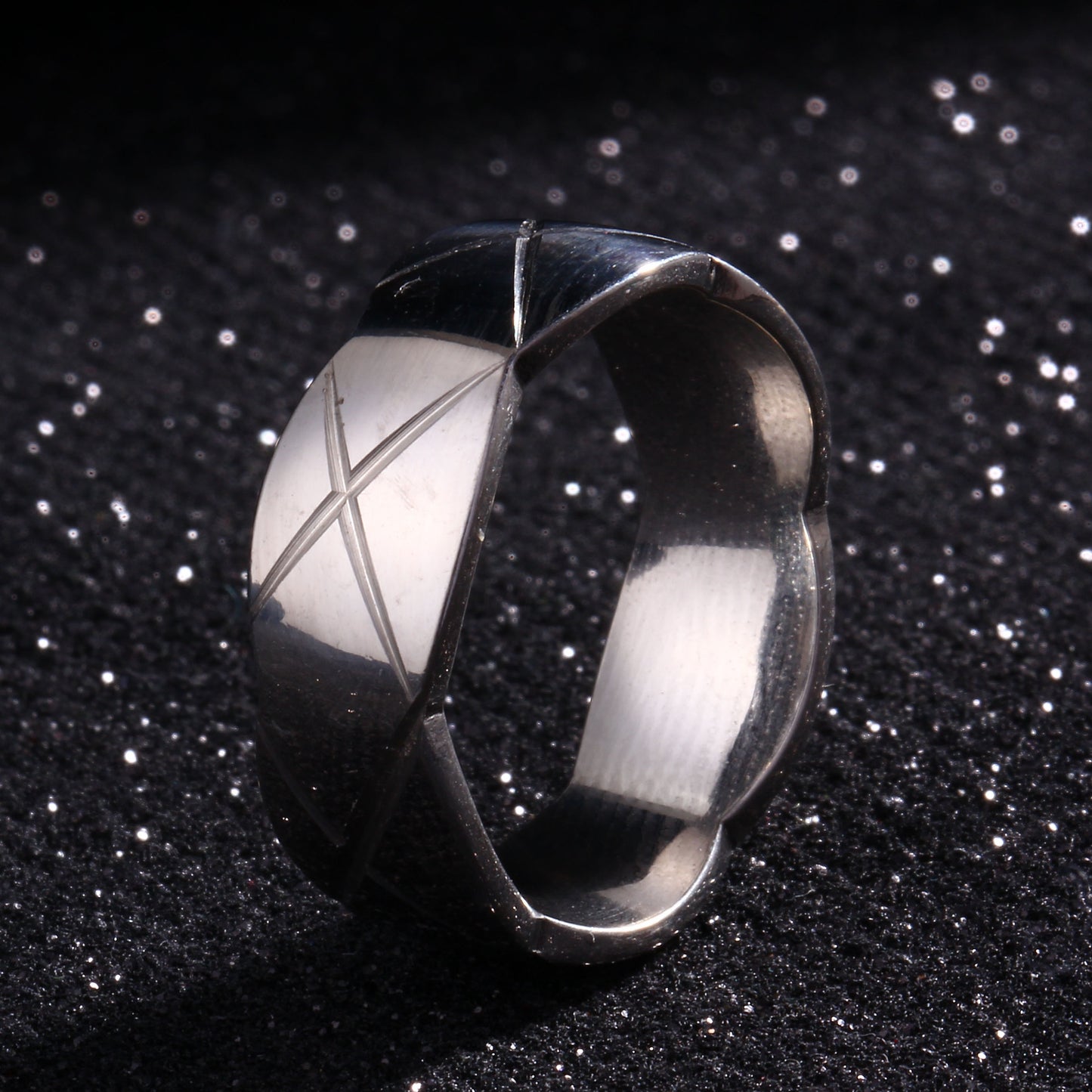 Wavy Edge Batch Flower Diamond Stainless Rings