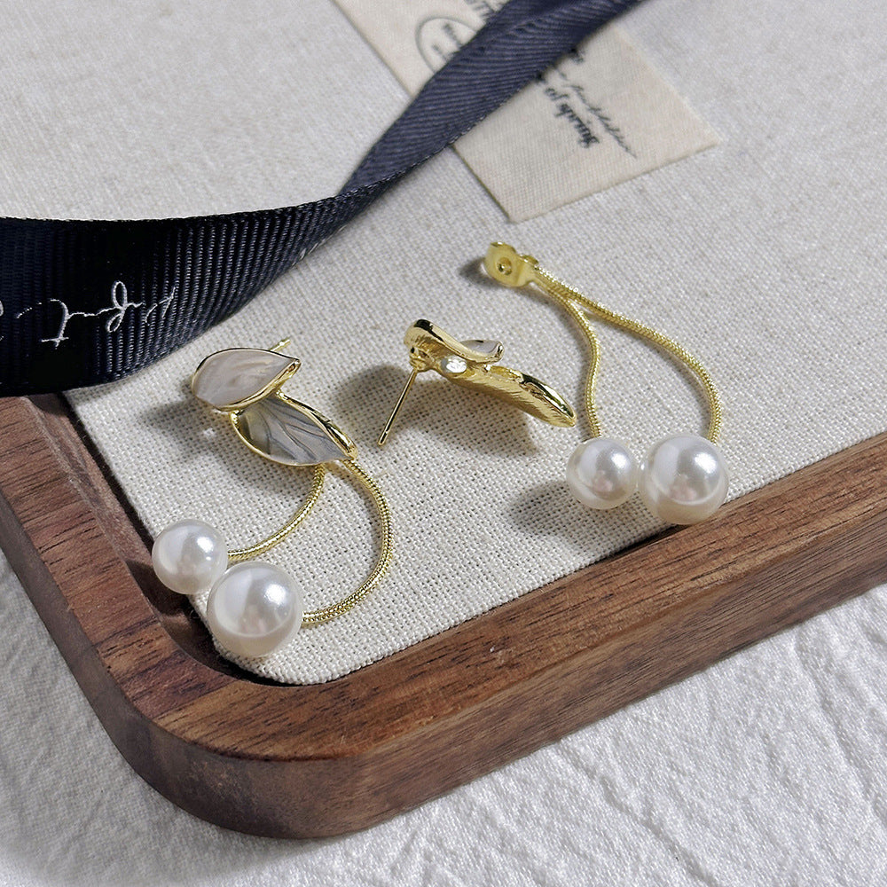 Women's Pearl Fashion High-grade Summer Ear Light Earrings