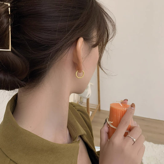 Circle Ear Clip Cold Wind Embossed Earrings