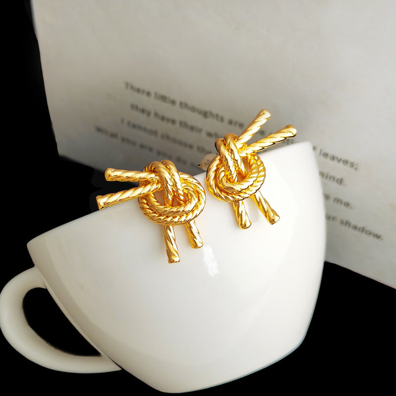 Back To Old Customers Retro Discount Niche Earrings