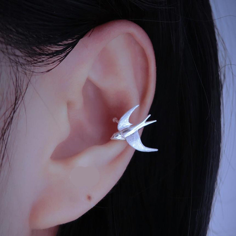 Women's Style Fashionable Swallow Ear Imitation Sier Clip Retro Earrings