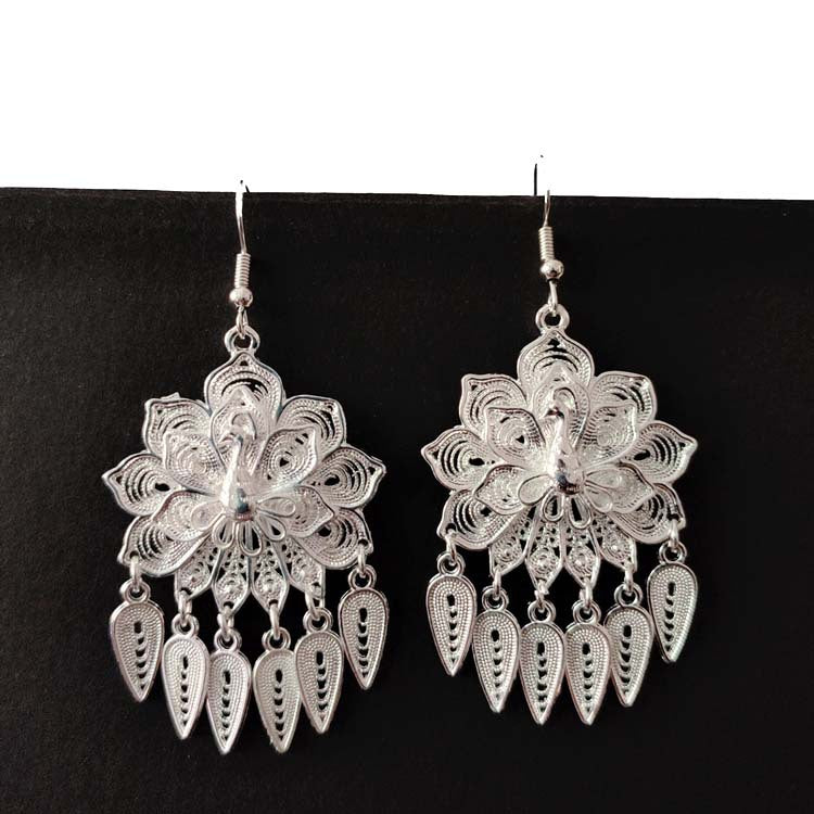 Personality Horn Bloom Vintage Eardrops Yi Earrings