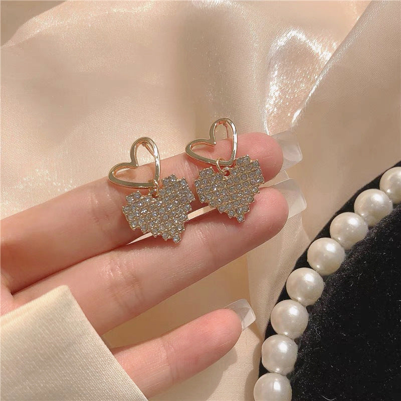 High-grade Female Niche Vintage Pearl Flower Elegant Earrings