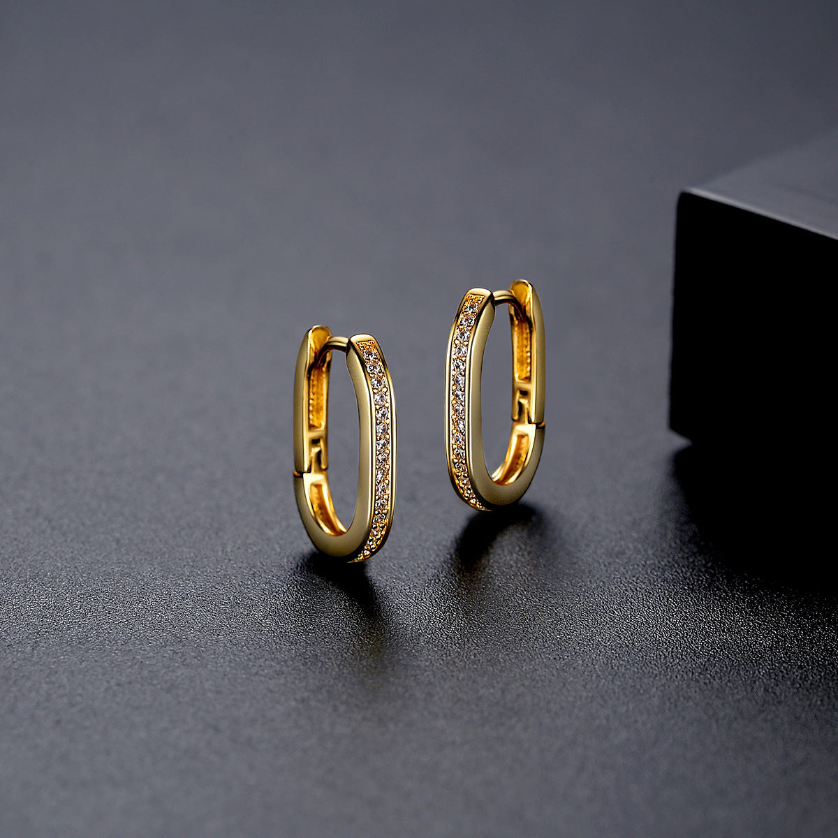 Zircon Simple Fashion Temperamental Minority Oval Earrings