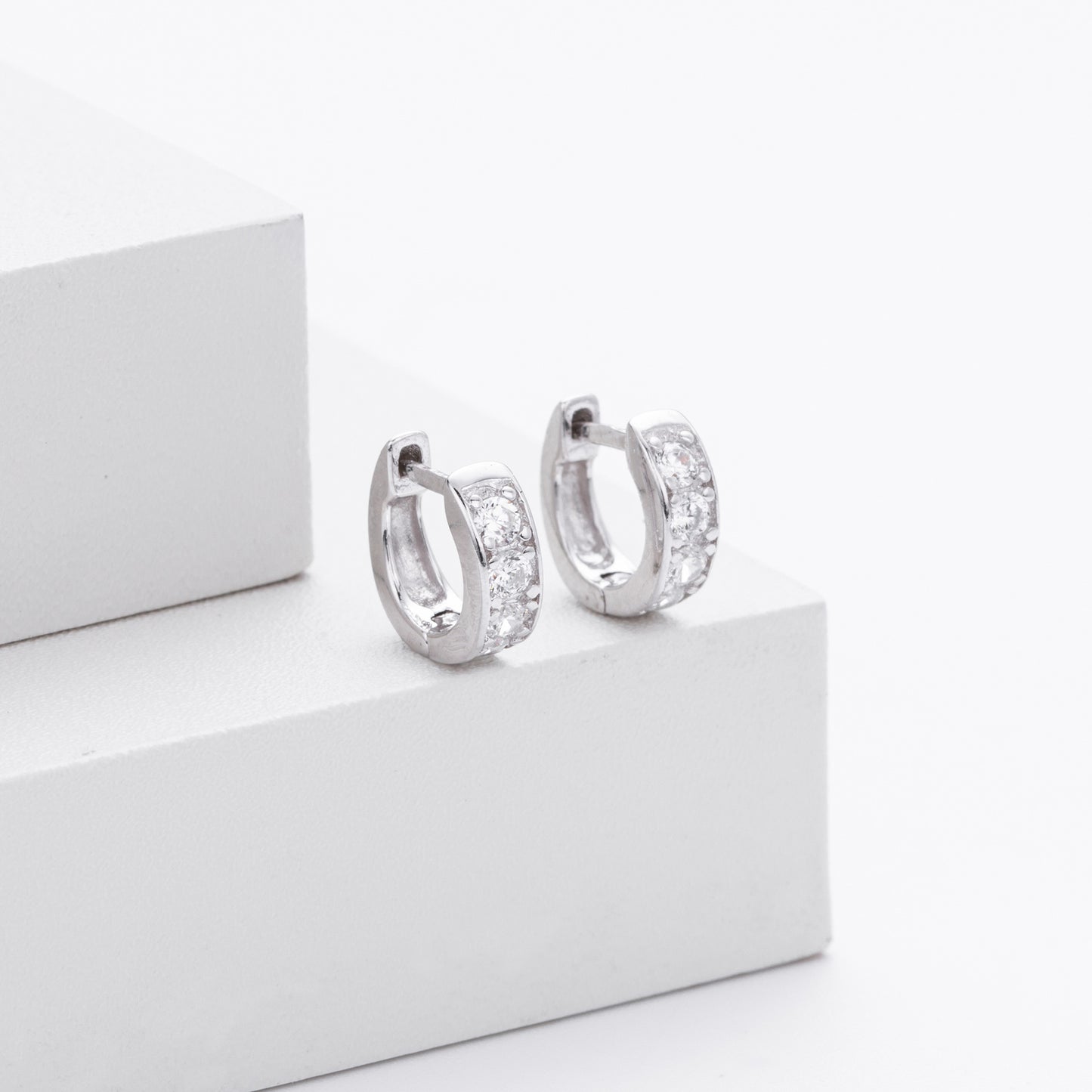 Inlaid Stone Ear Clip Exquisite Small Earrings