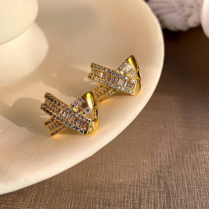 Entry Lux Style Cross Fritillary Zircon Earrings