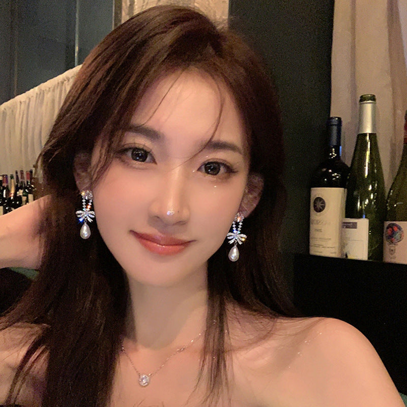 Women's Vintage Pearl Light Luxury Fashion High Sense Earrings