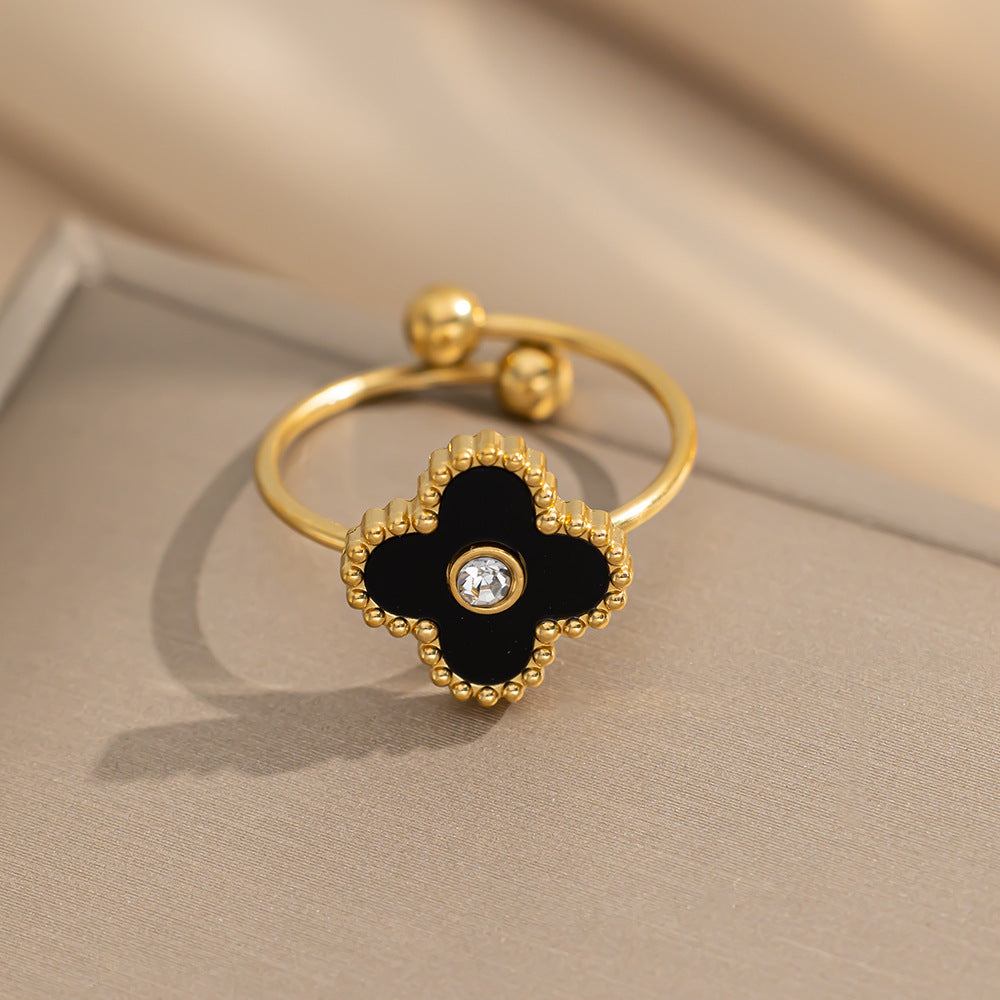 Niche Sweet Middle Diamond Four-leaf Clover Rings