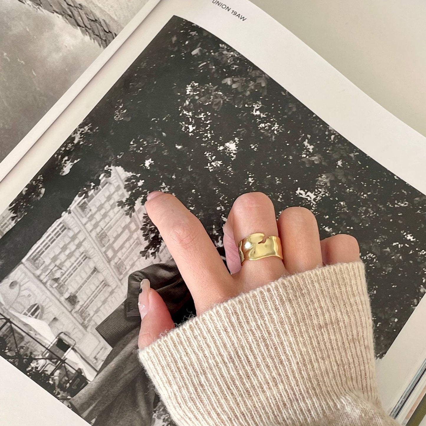 Women's Wave Temperament Personalized Cold Design Sense Rings