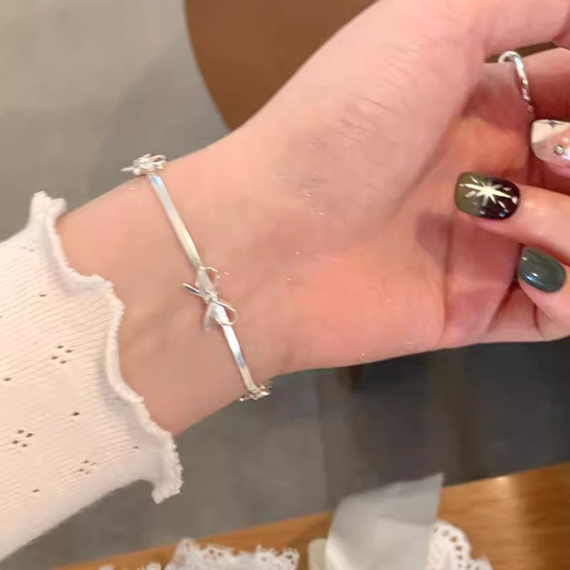 Cool Sier Bow Female Niche Design High-grade Snake Necklaces
