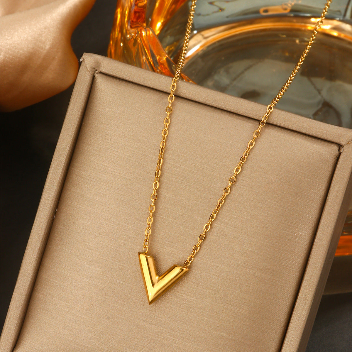 Women's Fashion Commuter Light Luxury Sweater Chain Necklaces
