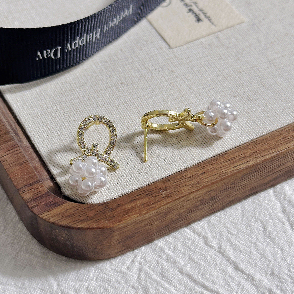 Women's Pearl Fashion High-grade Summer Ear Light Earrings