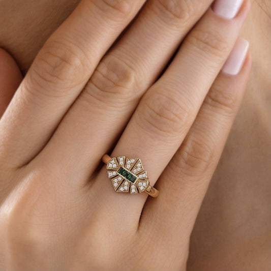 Women's Fashion Lace Niche Hollow Out Court Rings