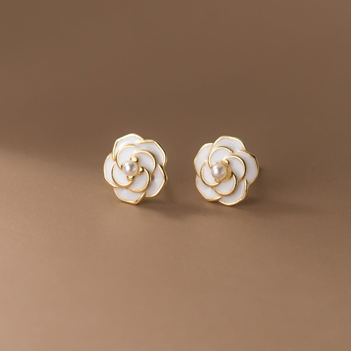 Sier Epoxy Camellia Synthetic Pearl French Earrings