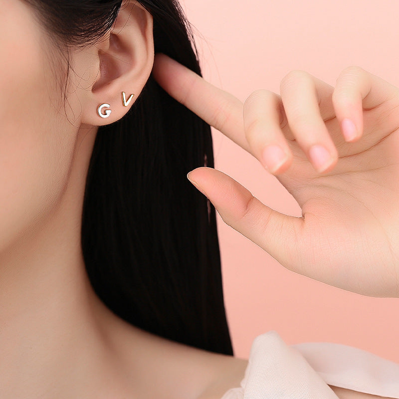 Women's & Men's Sier Glossy Letter Screw Pin Fashionable Earrings