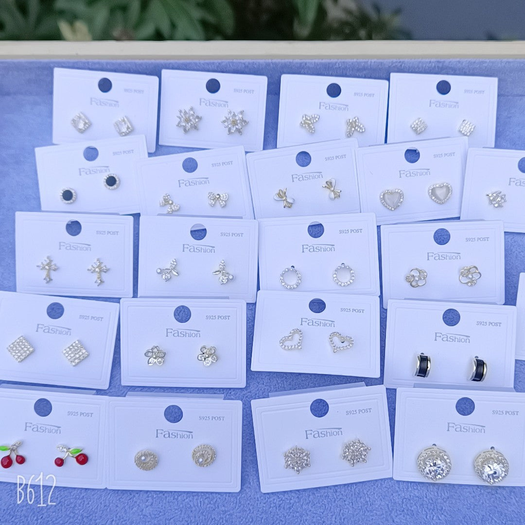 Women's Simple Three Pairs Of White Collar Earrings