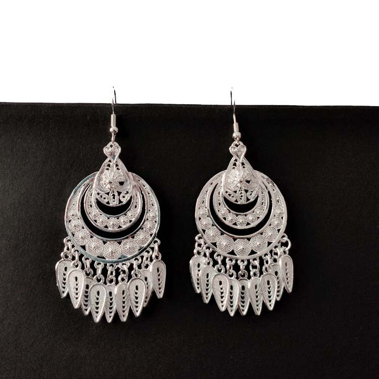 Personality Horn Bloom Vintage Eardrops Yi Earrings