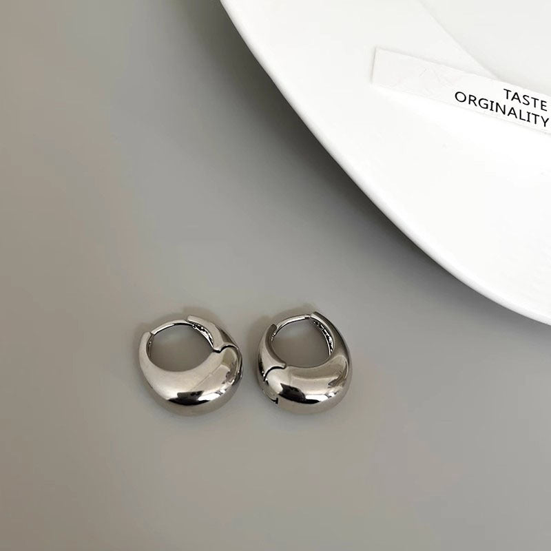 Simple Metal Ear Female Temperament Light Luxury Design Earrings