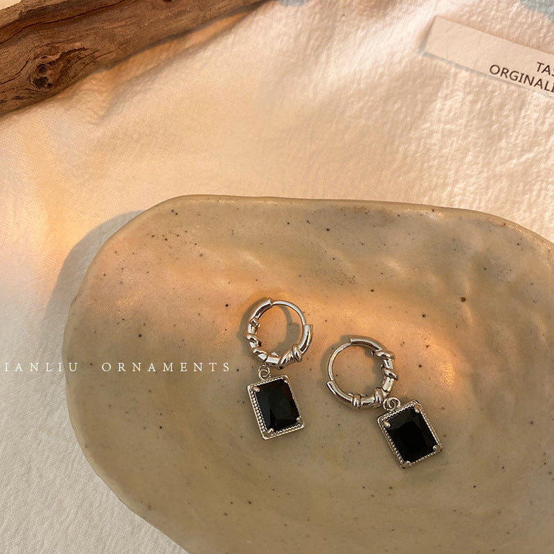 Women's Retro Black Zircon Ear High-grade Light Luxury Earrings
