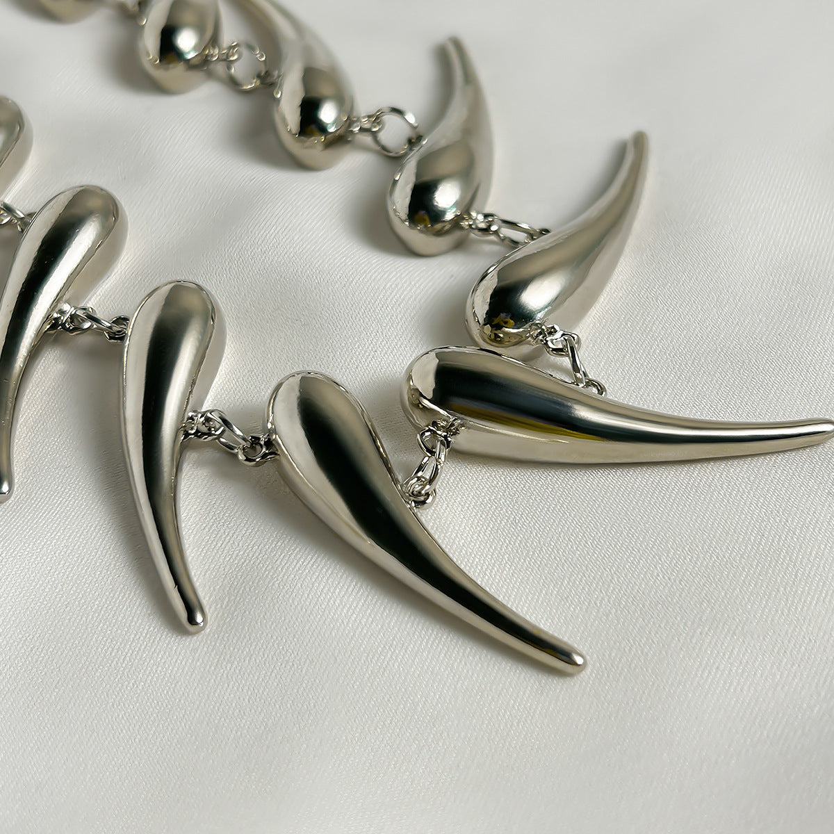 Personalized Thorn Stitching Water Drop Female Necklaces