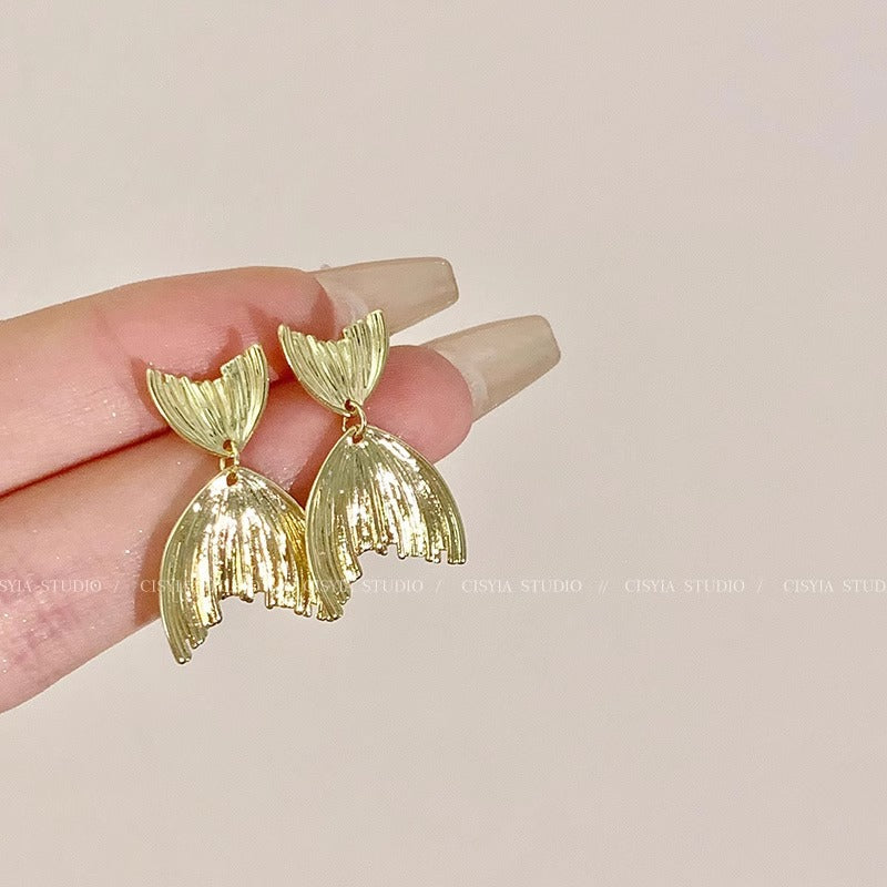 Women's Light Luxury Mosquito Coil Ear Clip Earrings
