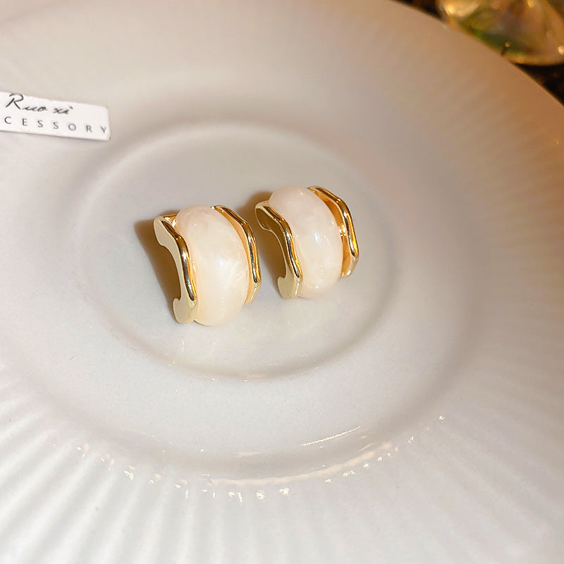 Women's Needle Shaped Metal Eardrop Design Fashion Earrings