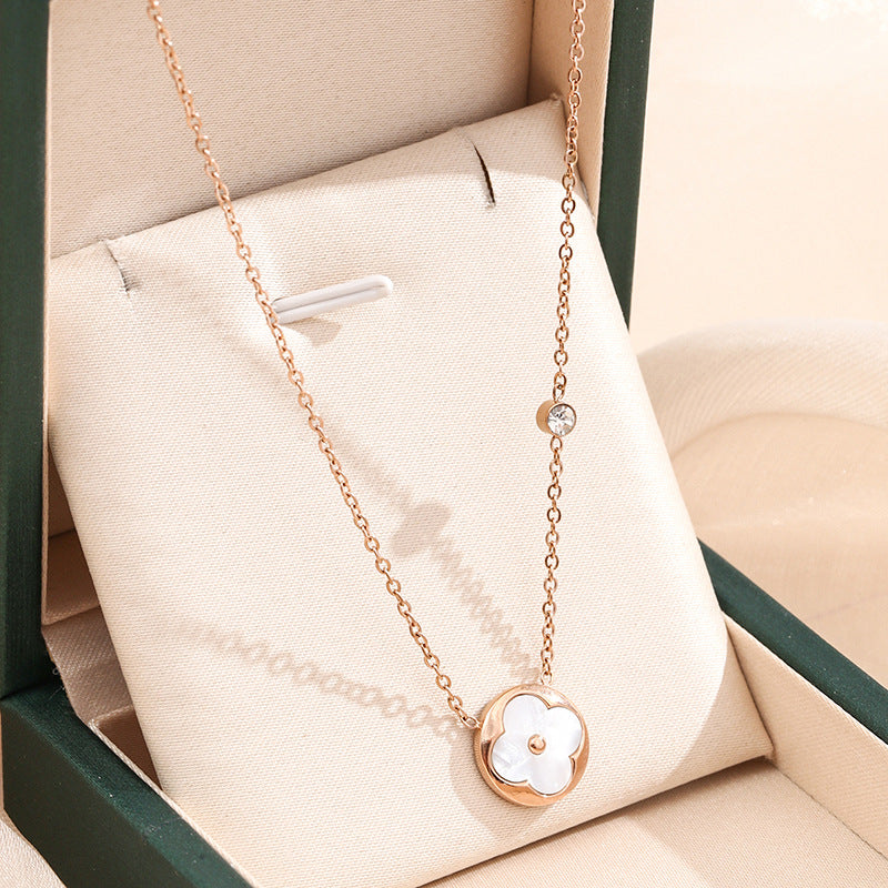 Titanium Steel Round Inlaid Shell Four-leaf Necklaces