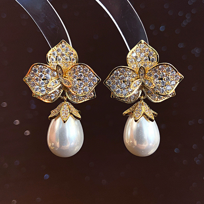 Fashionable Elegant Three-dimensional Flower Drop-shaped Pearl Earrings