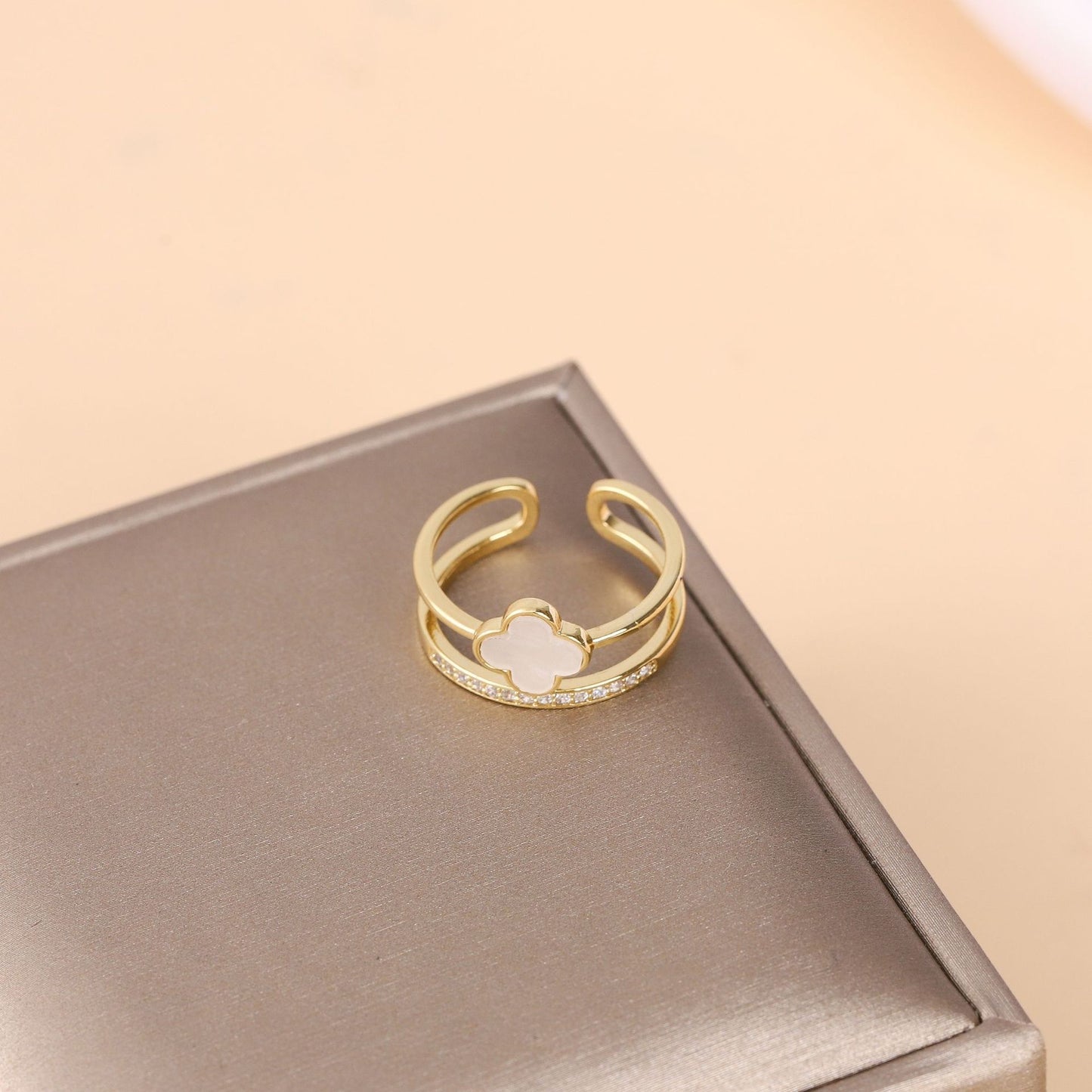 Women's Four-leaf Clover Special Interest Light Luxury Rings