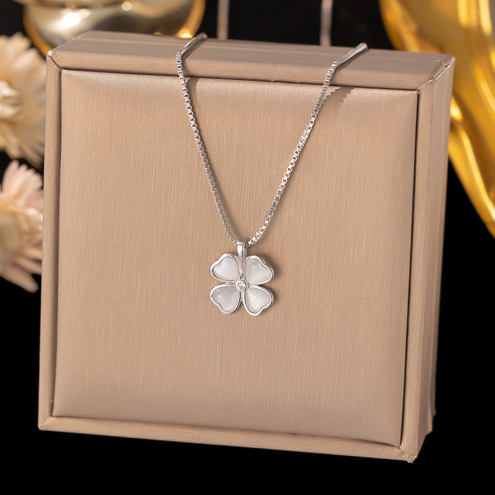 Gold-plated Titanium Steel Exquisite Petal Clavicle Chain Necklaces