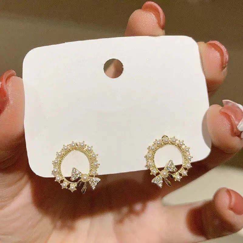 High-grade Female Niche Vintage Pearl Flower Elegant Earrings