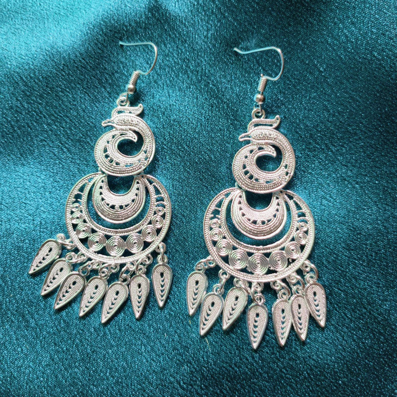 Personality Horn Bloom Vintage Eardrops Yi Earrings