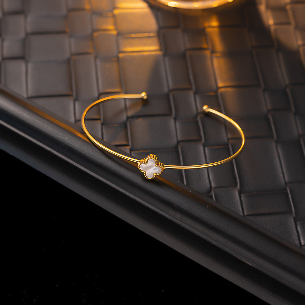 Women's Fashion Clover Titanium Steel Korean Style Hand Bracelets