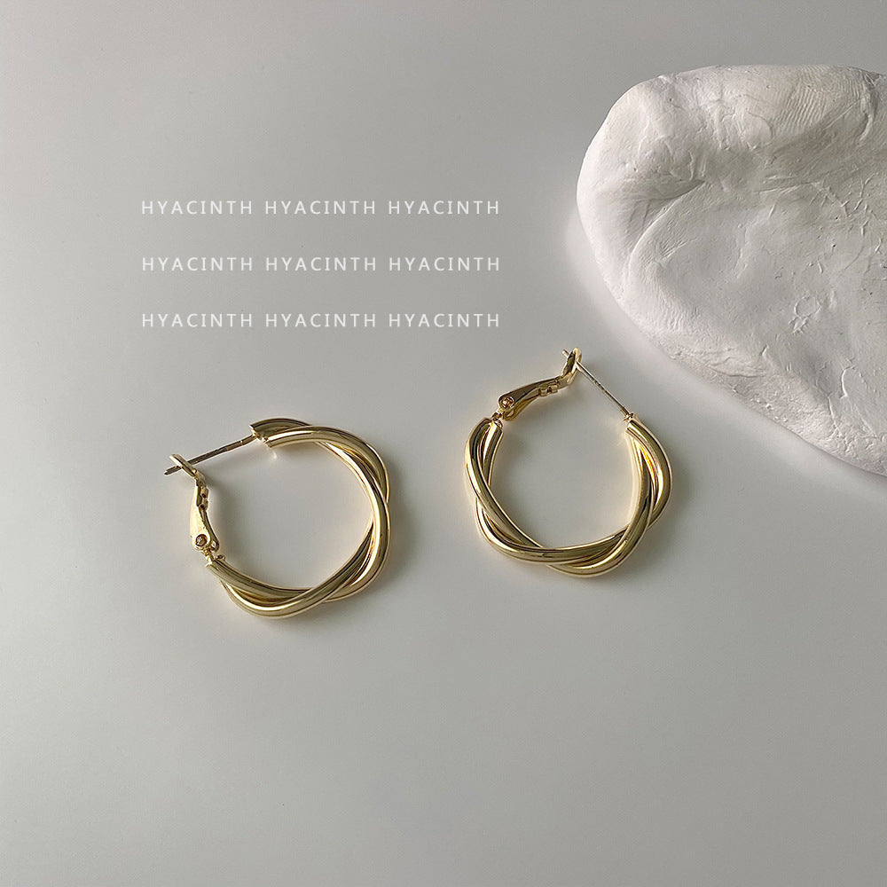 Women's Shaped Twisted Fashion Atmosphere Ear Clip Earrings