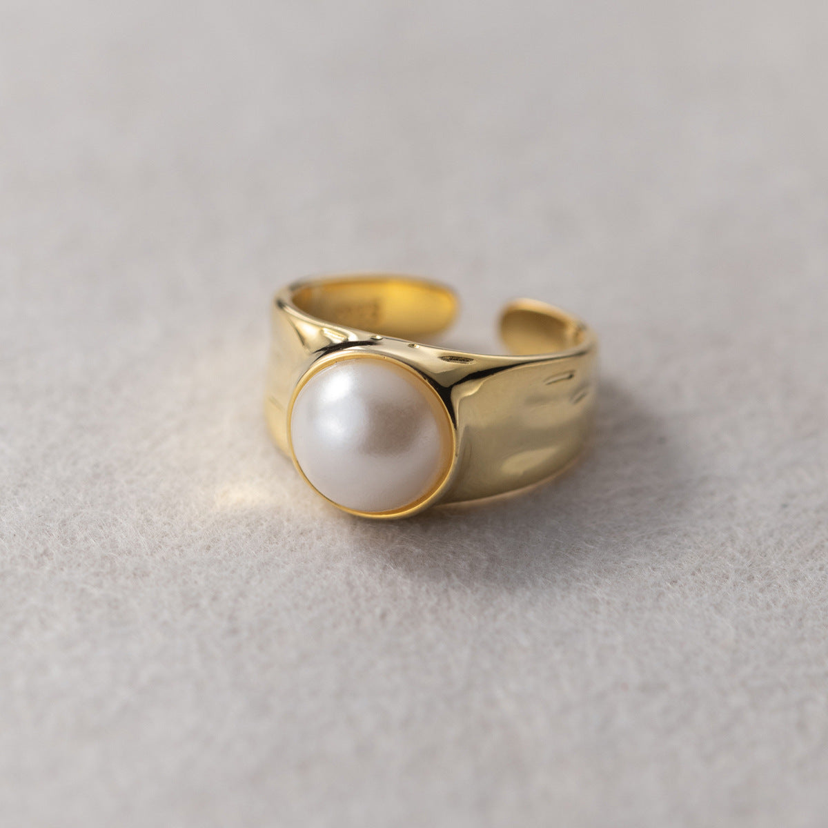 Wide Face Pearl French Fashion Temperament Entry Rings