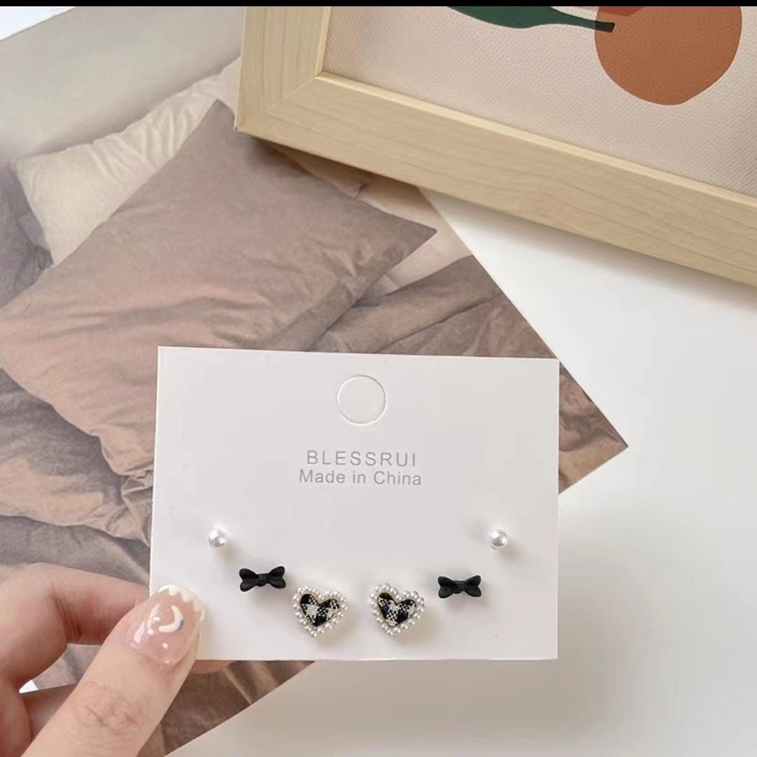 High-grade Female Niche Vintage Pearl Flower Elegant Earrings