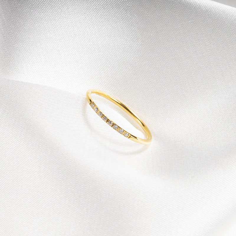 Female Rhinestone Embed Thin Edges Titanium Rings