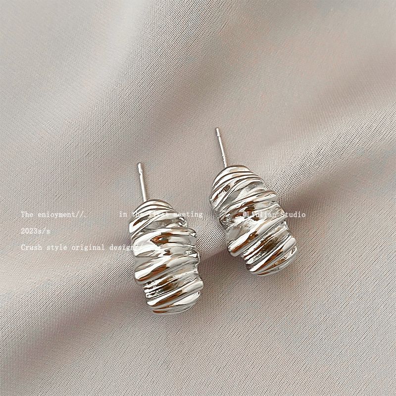 Women's Sier Simple Elegant Fashionable High-grade Niche Earrings