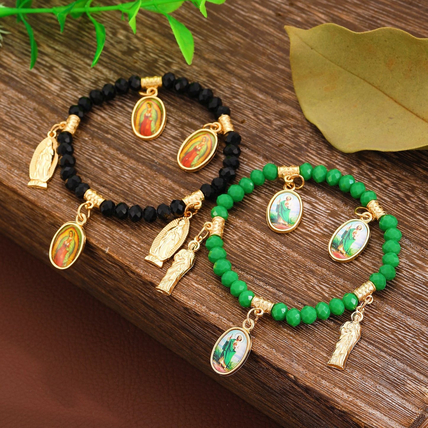 Portrait Maria Ornament Vintage Green Beaded Bracelets