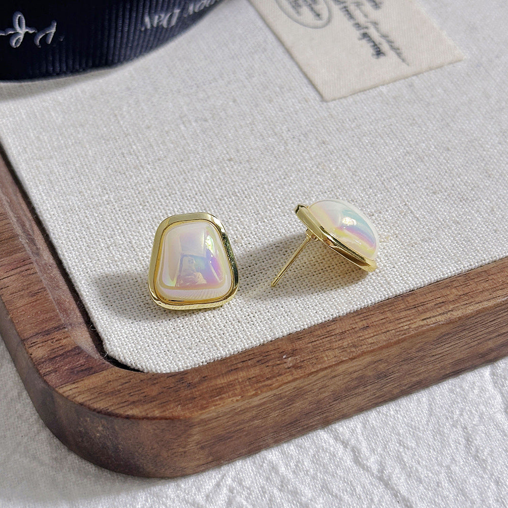 Women's Pearl Fashion High-grade Summer Ear Light Earrings