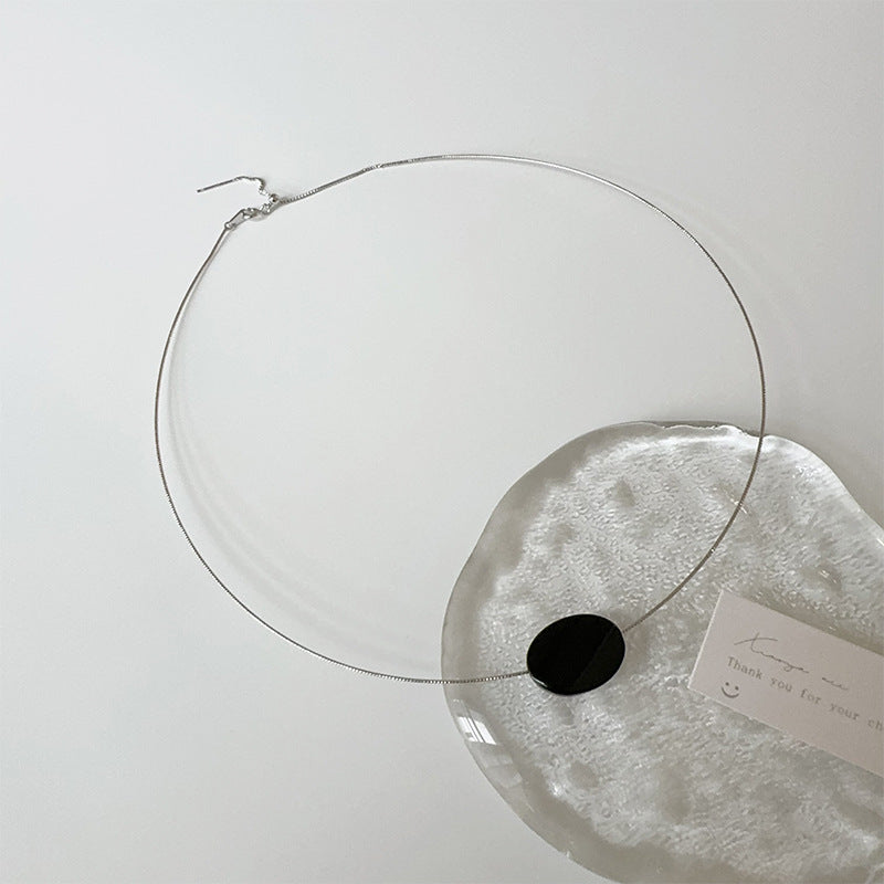 Women's Resin Fine Metal Collar High-grade Retro Personality Necklaces