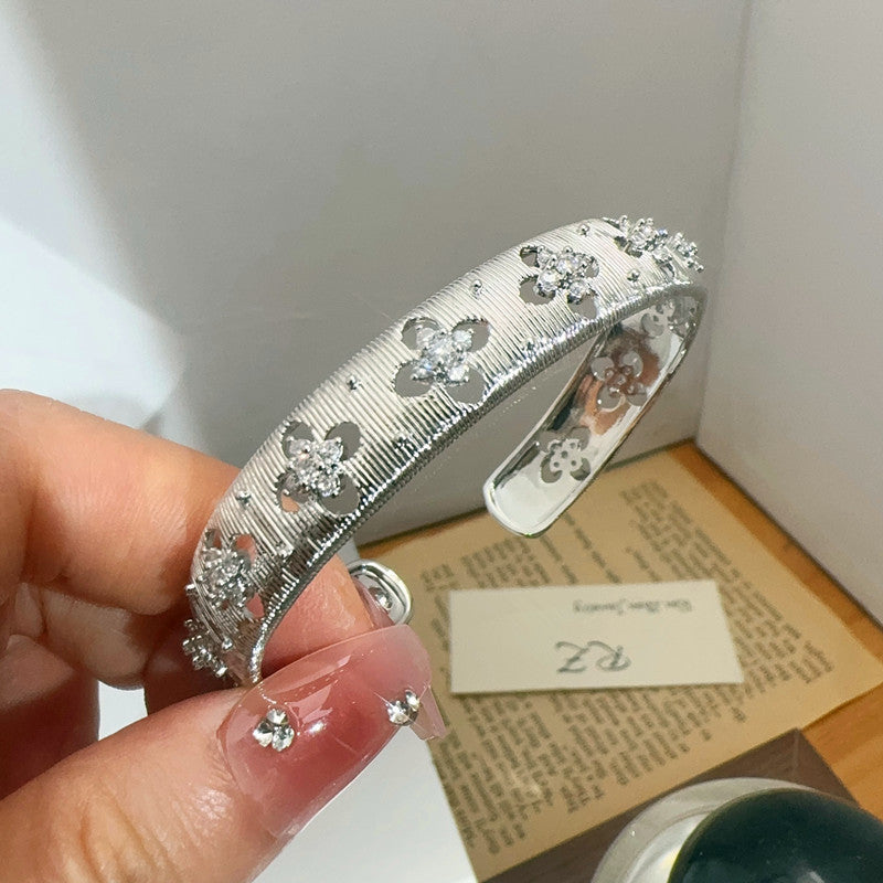 Brushed Zircon Female High Sense Light Bracelets