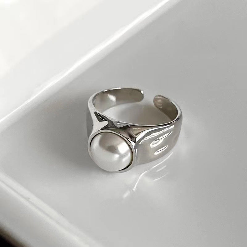 Wide Face Pearl French Fashion Temperament Entry Rings