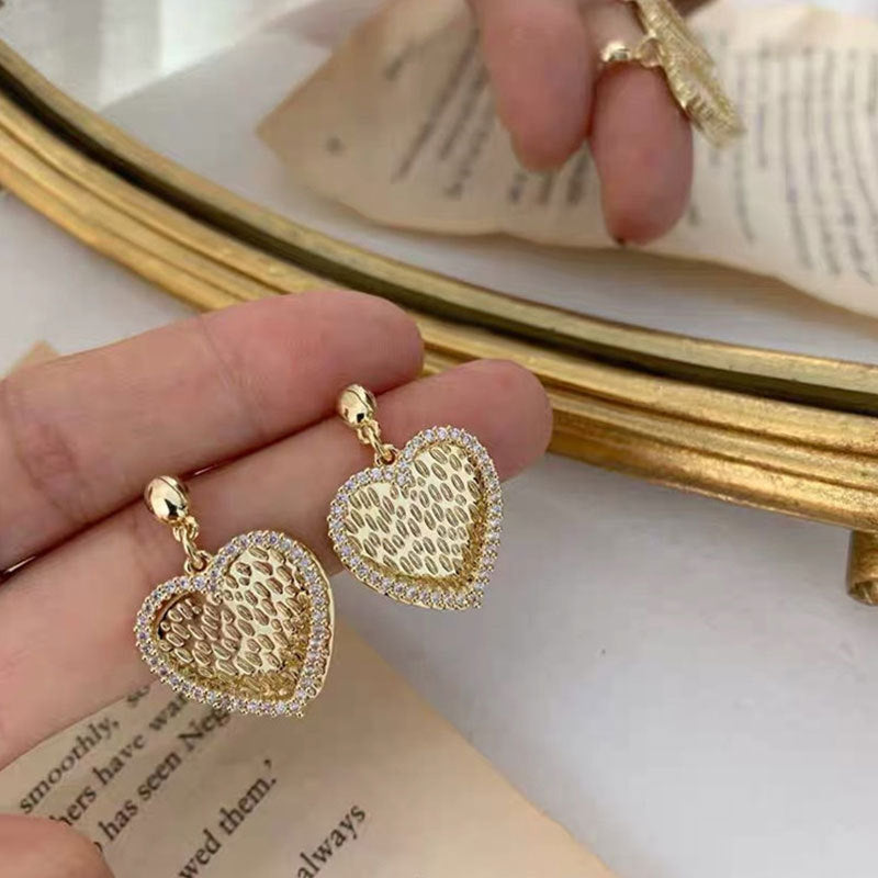 High-grade Female Niche Vintage Pearl Flower Elegant Earrings