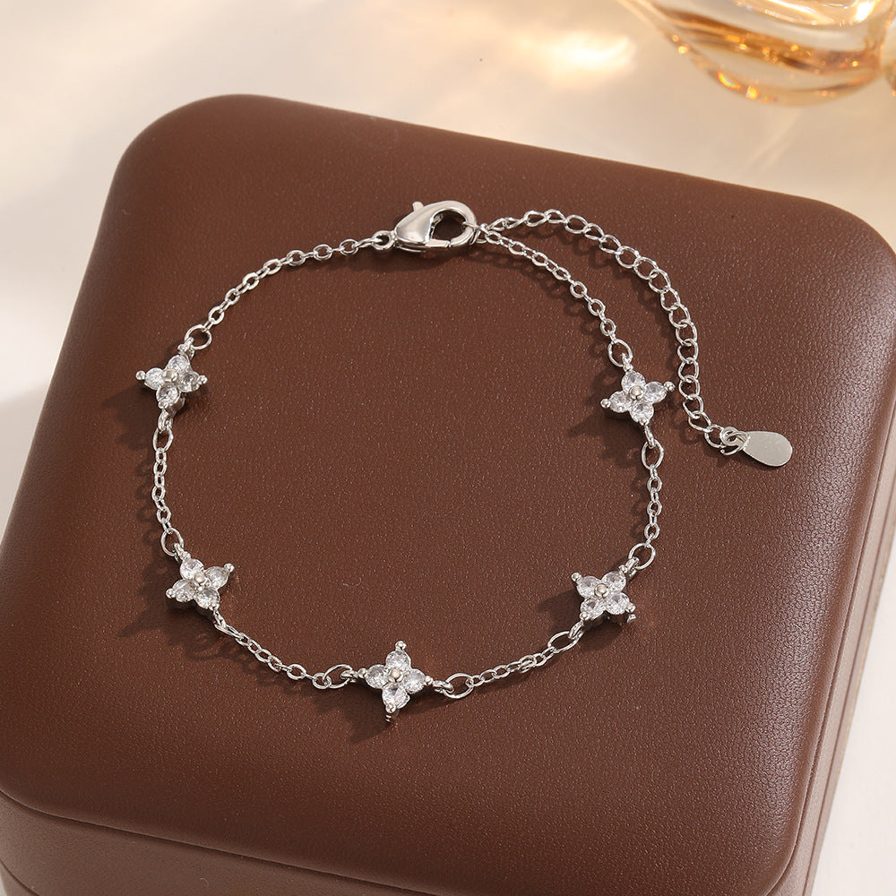 Super Flash Clover Zircon Gold Light Luxury Design Adjustable Bracelets