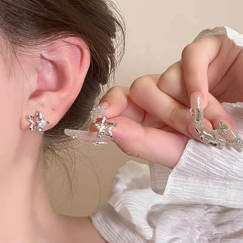 Zircon High-grade Exquisite Niche Sier Pin Rings