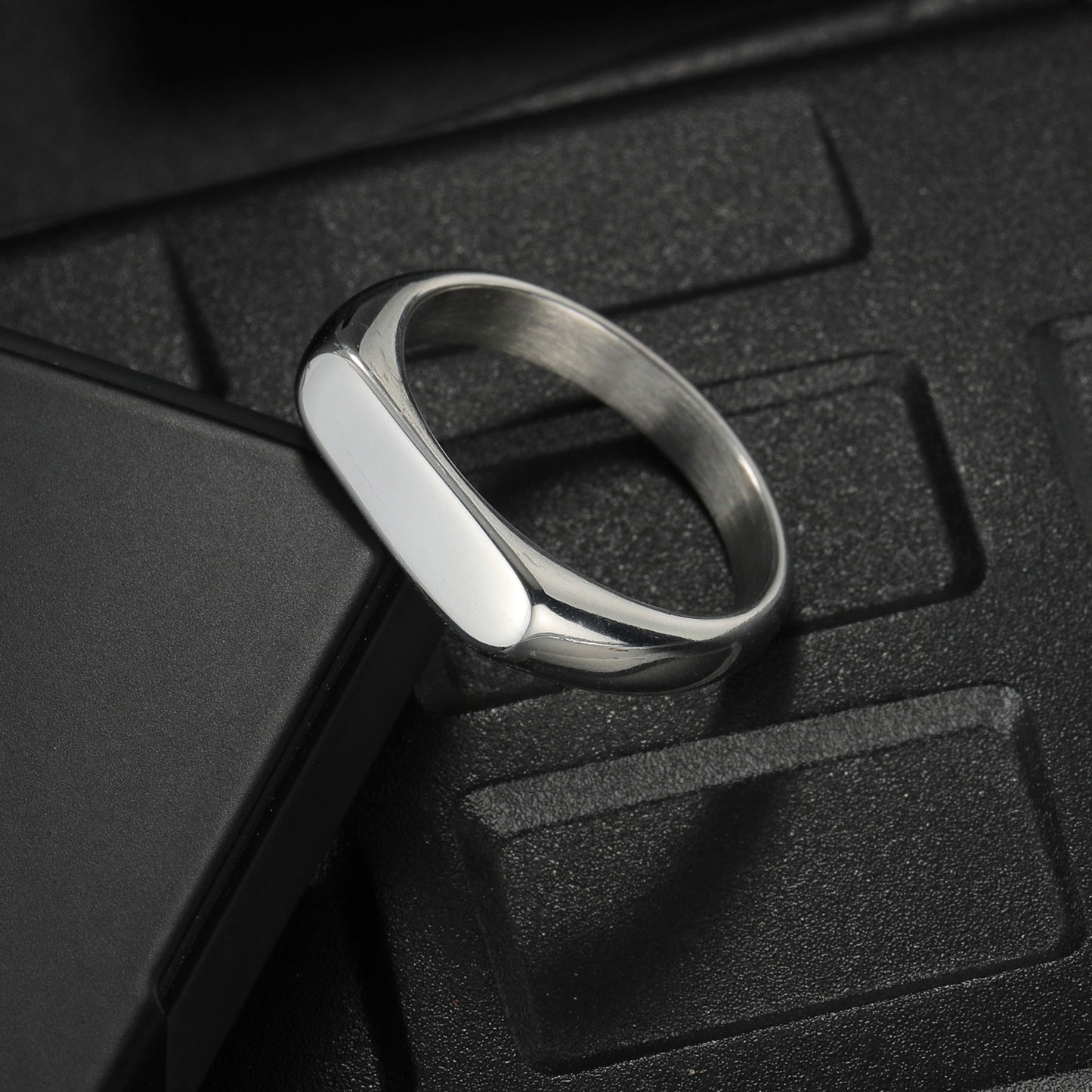 Women's Retro Simple Titanium Steel Casting Strip Rings