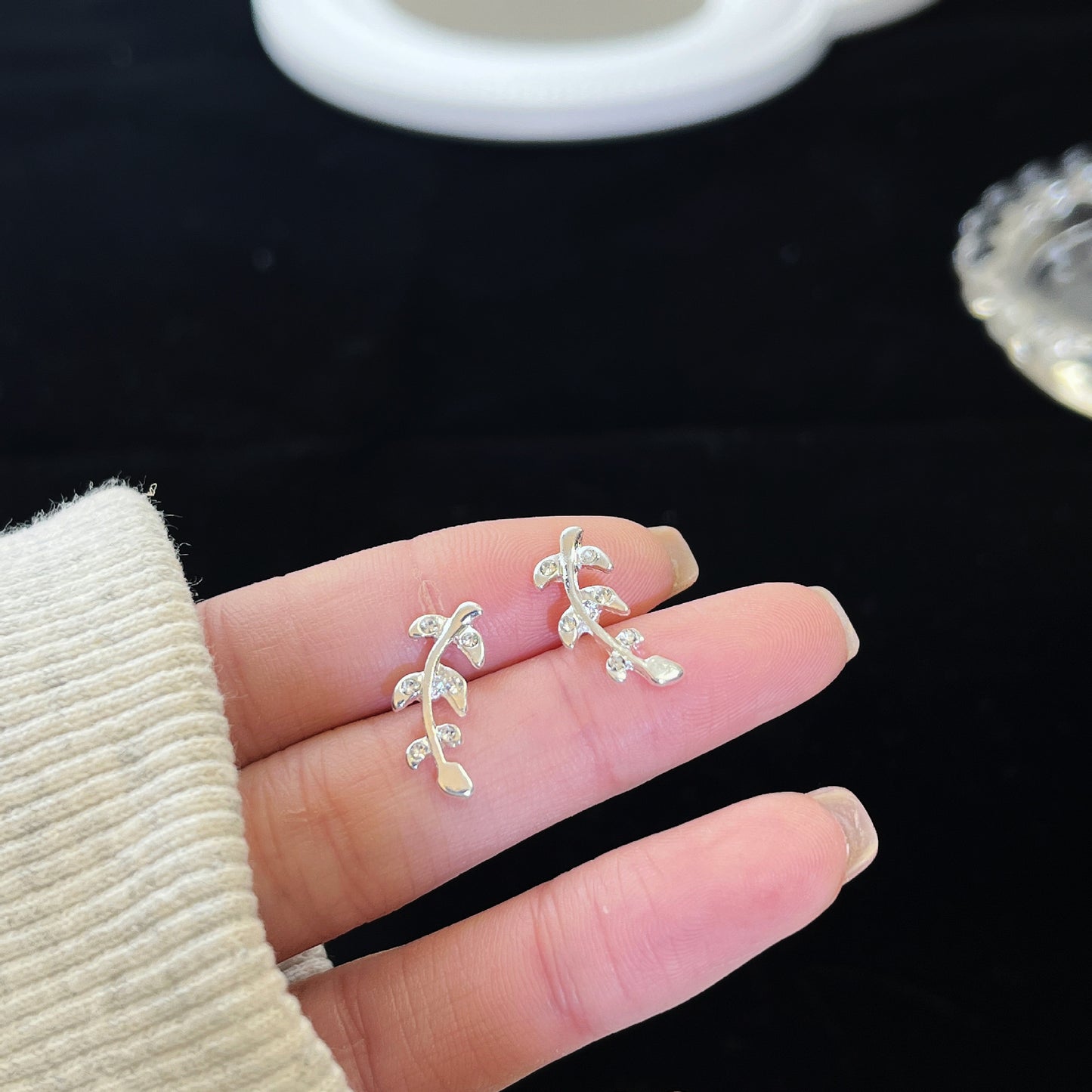 Cool Collection Female Zircon Temperament Live Earrings